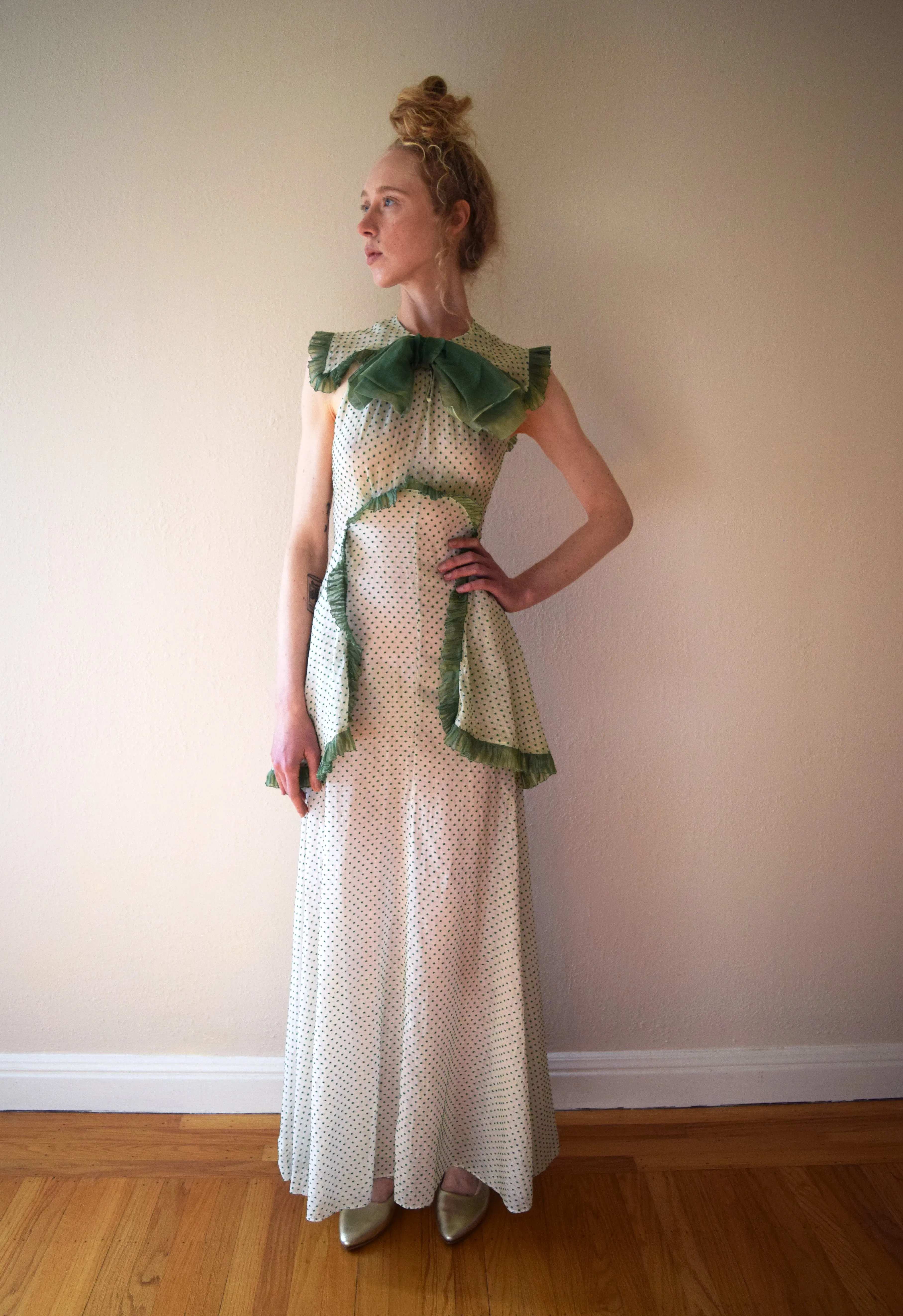 1930s swiss dot gown . 30s ruffled dress . size xxs to xs