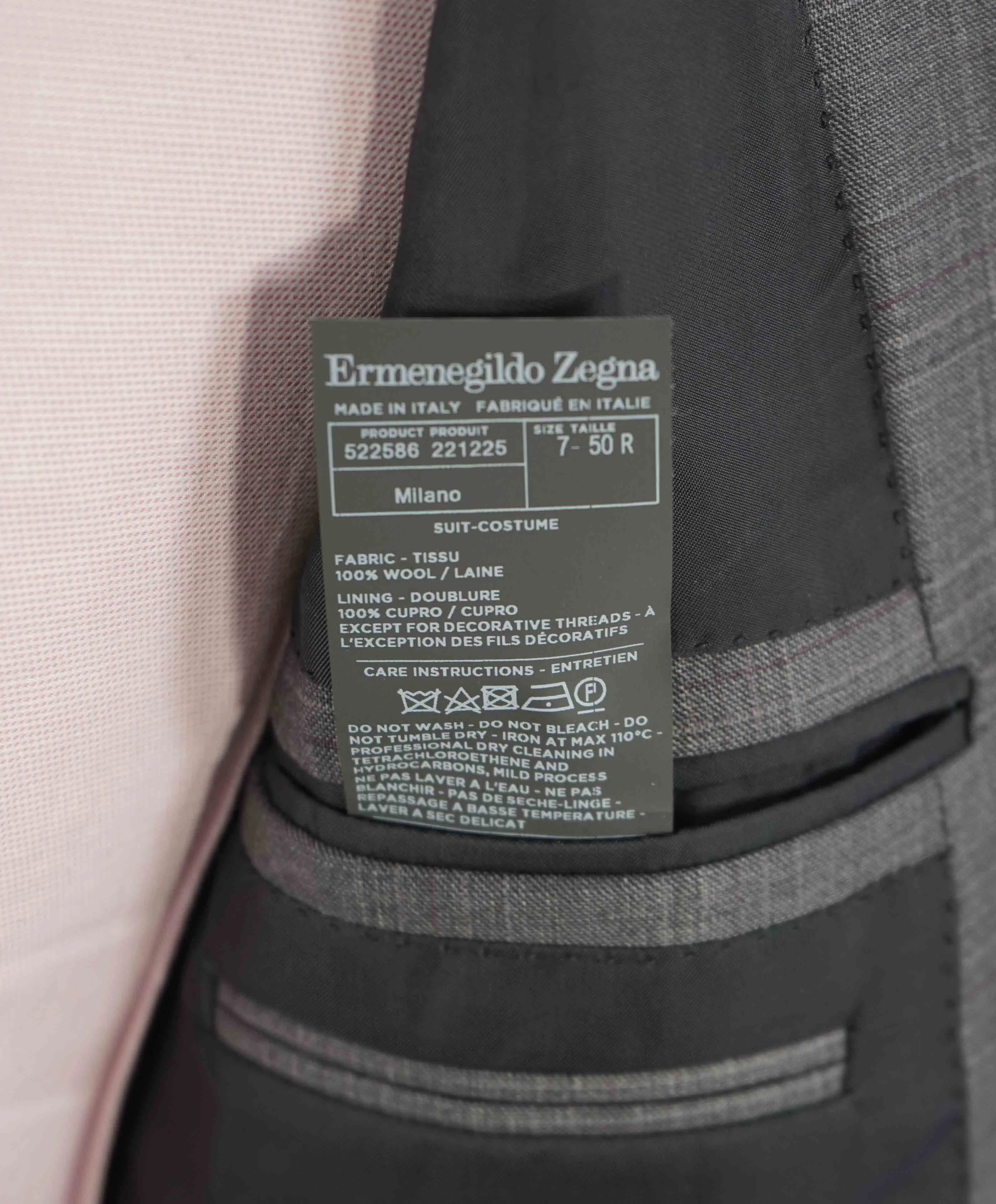 $3,290 ERMENEGILDO ZEGNA- “TORFEO” Gray / Pink Wool Check Blazer- 40R