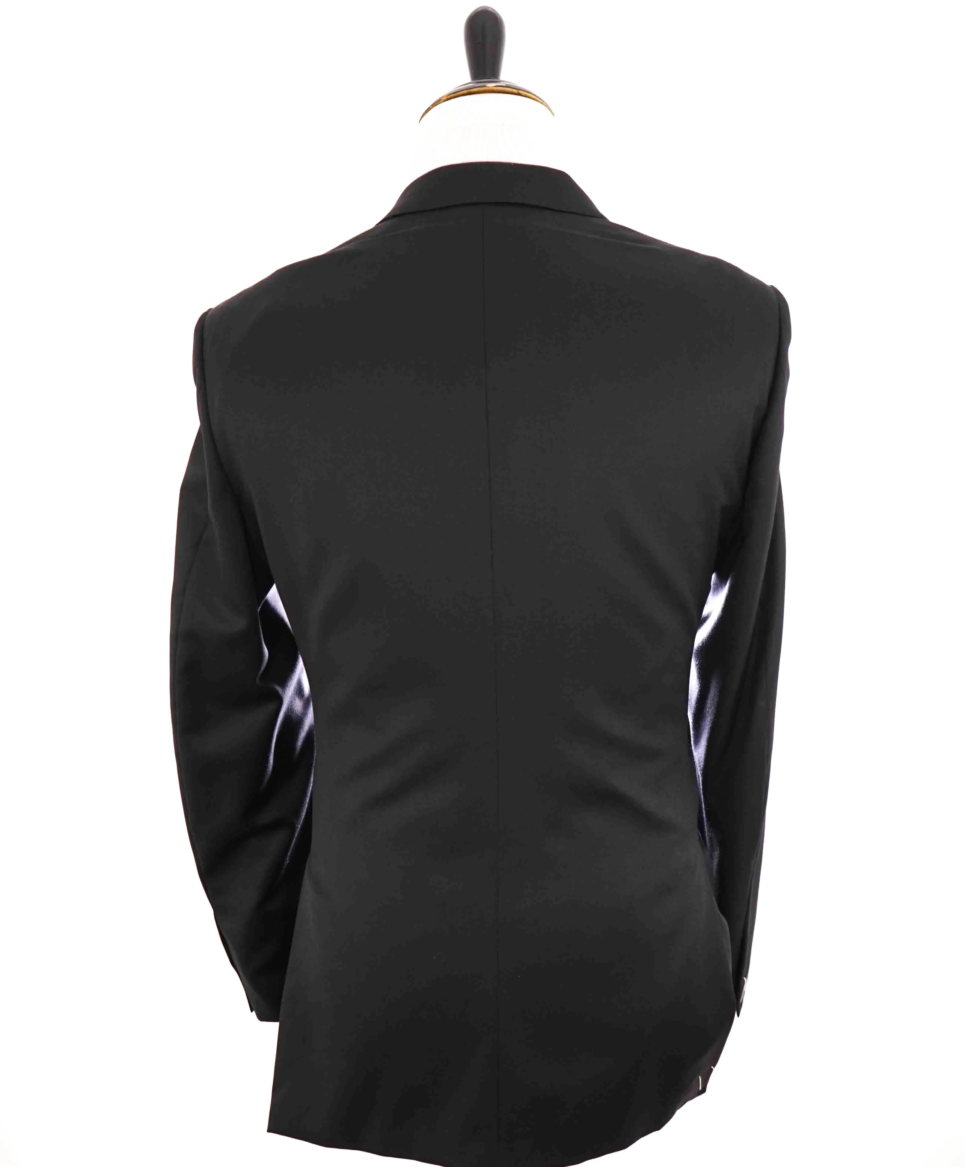 $3,995 ERMENEGILDO ZEGNA -"MICRONSPHERE MILA" PEAK LAPEL Tuxedo - 42R