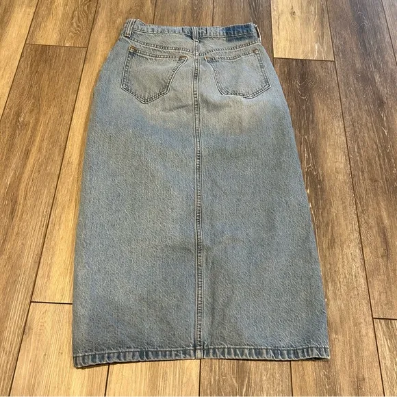 $80 Abercrombie and Fitch Denim Midi Skirt in Light Wash, 24