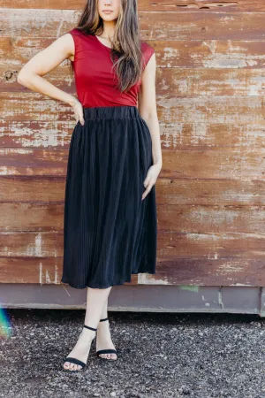 Accordion Skirt in Black