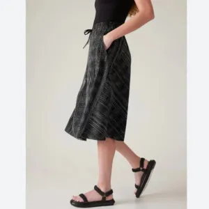 ATHLETA Arrival Skirt Pull On Midi in Amara Stripe Black Size 8 NWT