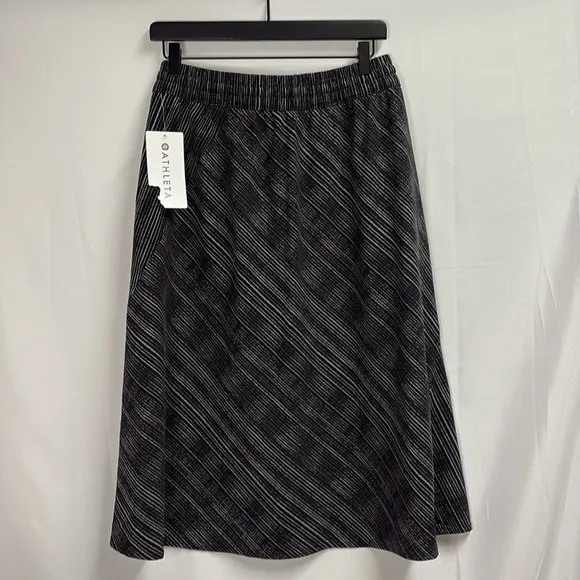ATHLETA Arrival Skirt Pull On Midi in Amara Stripe Black Size 8 NWT