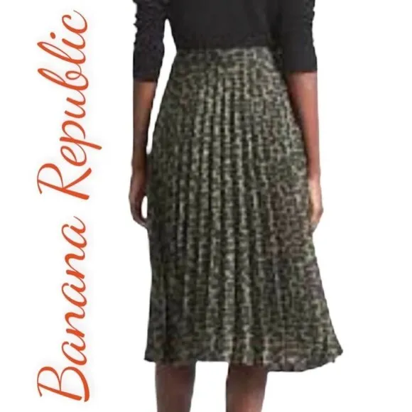 BANANA REPUBLIC Satin Pleated Cheetah Animal Print Midi Skirt, Size 12P
