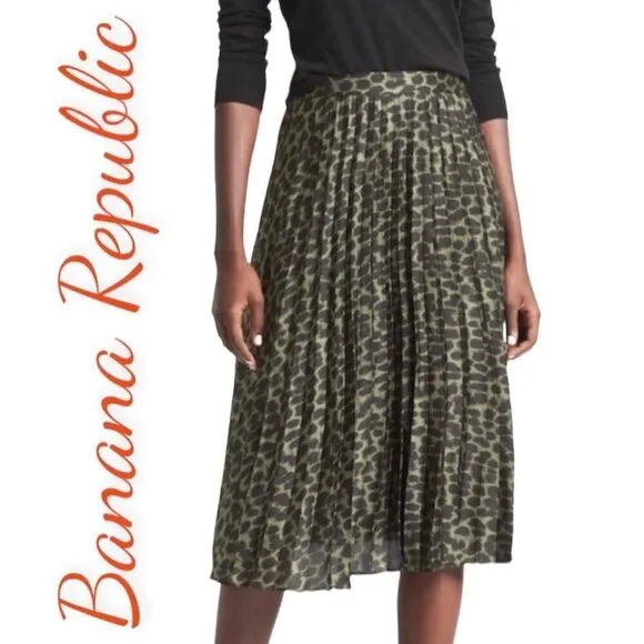 BANANA REPUBLIC Satin Pleated Cheetah Animal Print Midi Skirt, Size 12P