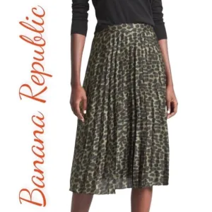 BANANA REPUBLIC Satin Pleated Cheetah Animal Print Midi Skirt, Size 12P