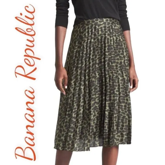 BANANA REPUBLIC Satin Pleated Cheetah Animal Print Midi Skirt, Size 12P