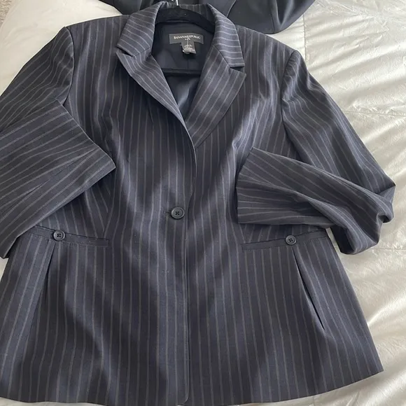 Banana Republic wool pinstriped blazer