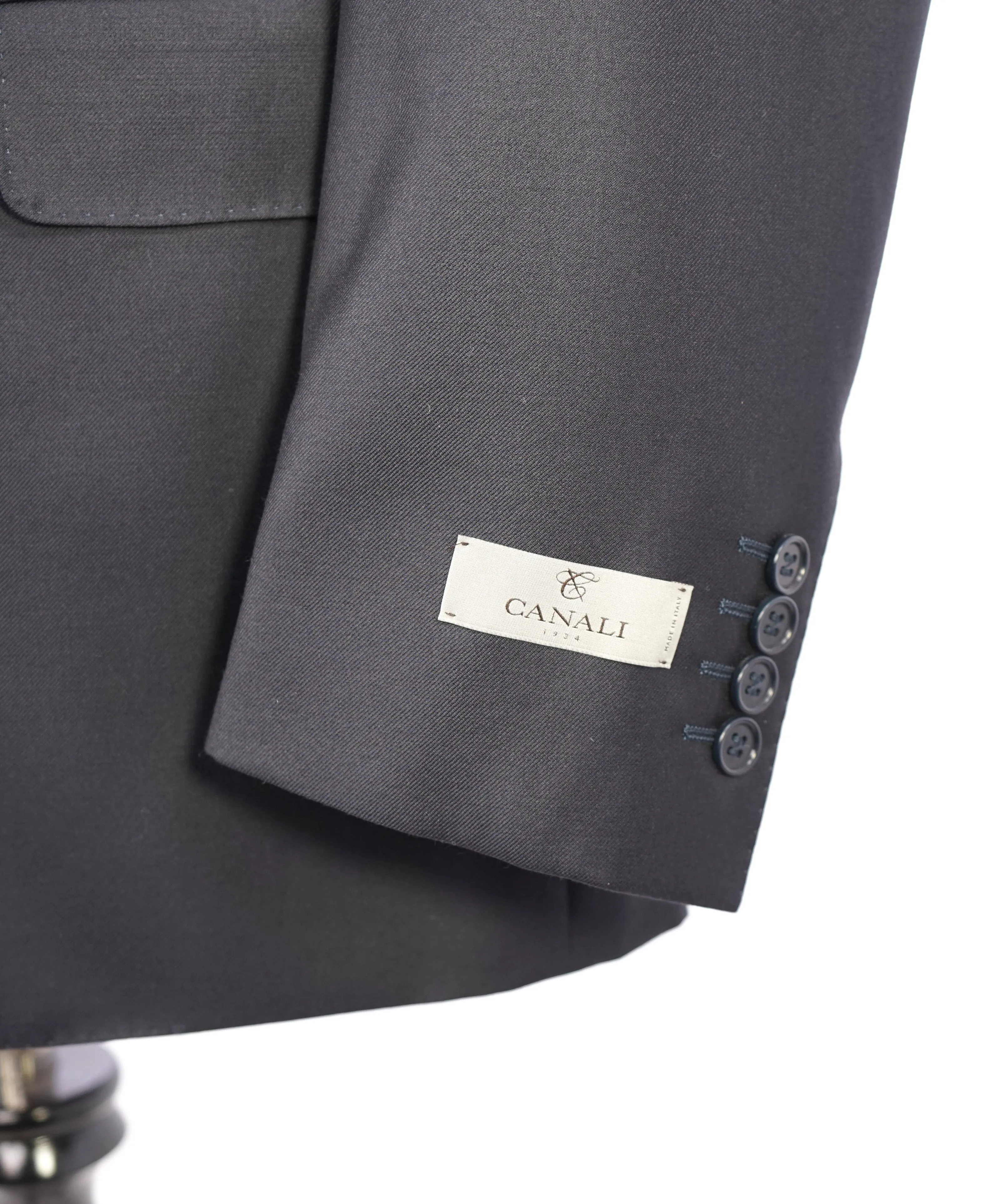 CANALI - *CLOSET STAPLE*  Solid Navy Blue Notch Lapel Suit - 40R
