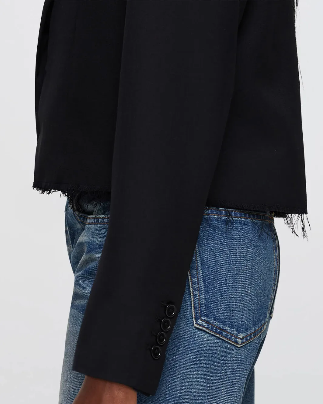 CUTOFF BOYFRIEND BLAZER IN BLACK