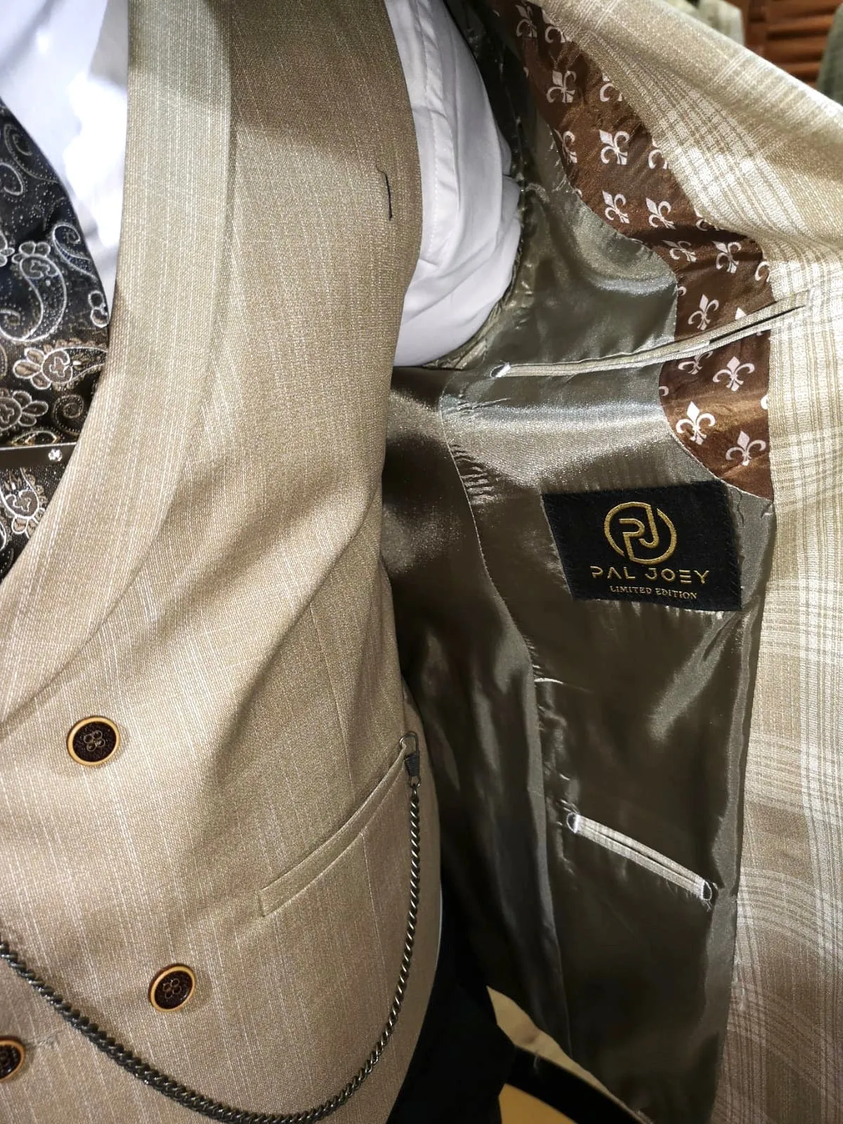 Everett - Cream 3 Piece Suit