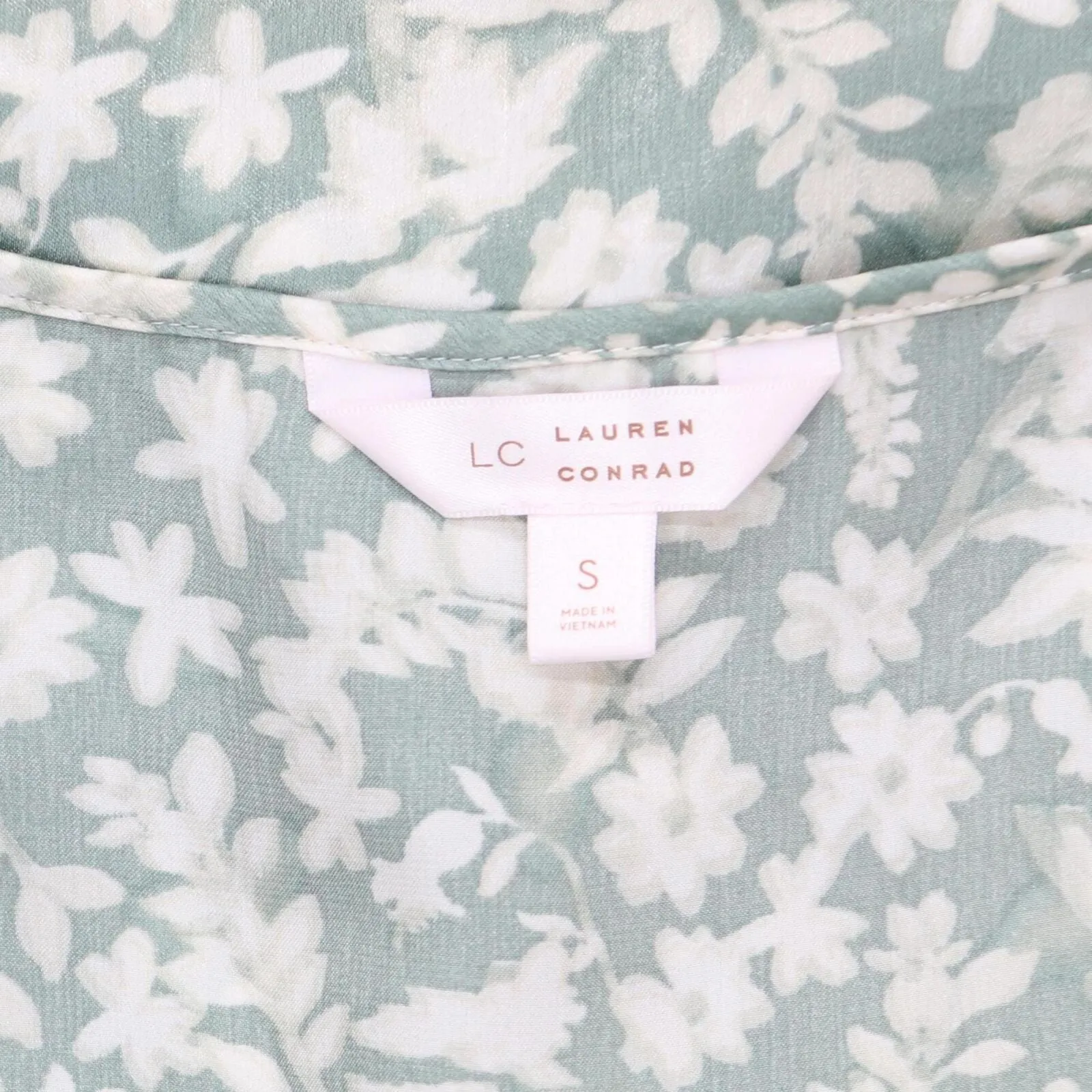 LC Lauren Conrad Womens Satin Ruffle Neck V-Neck Blouse Shirt Top Green Multi S