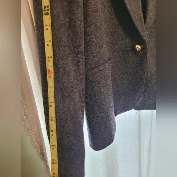MAJESTIC SPECIALTIES WOMENS 100% WOOL GREY BLAZER W/GOLD BUTTON SZ 16 LIKE NEW