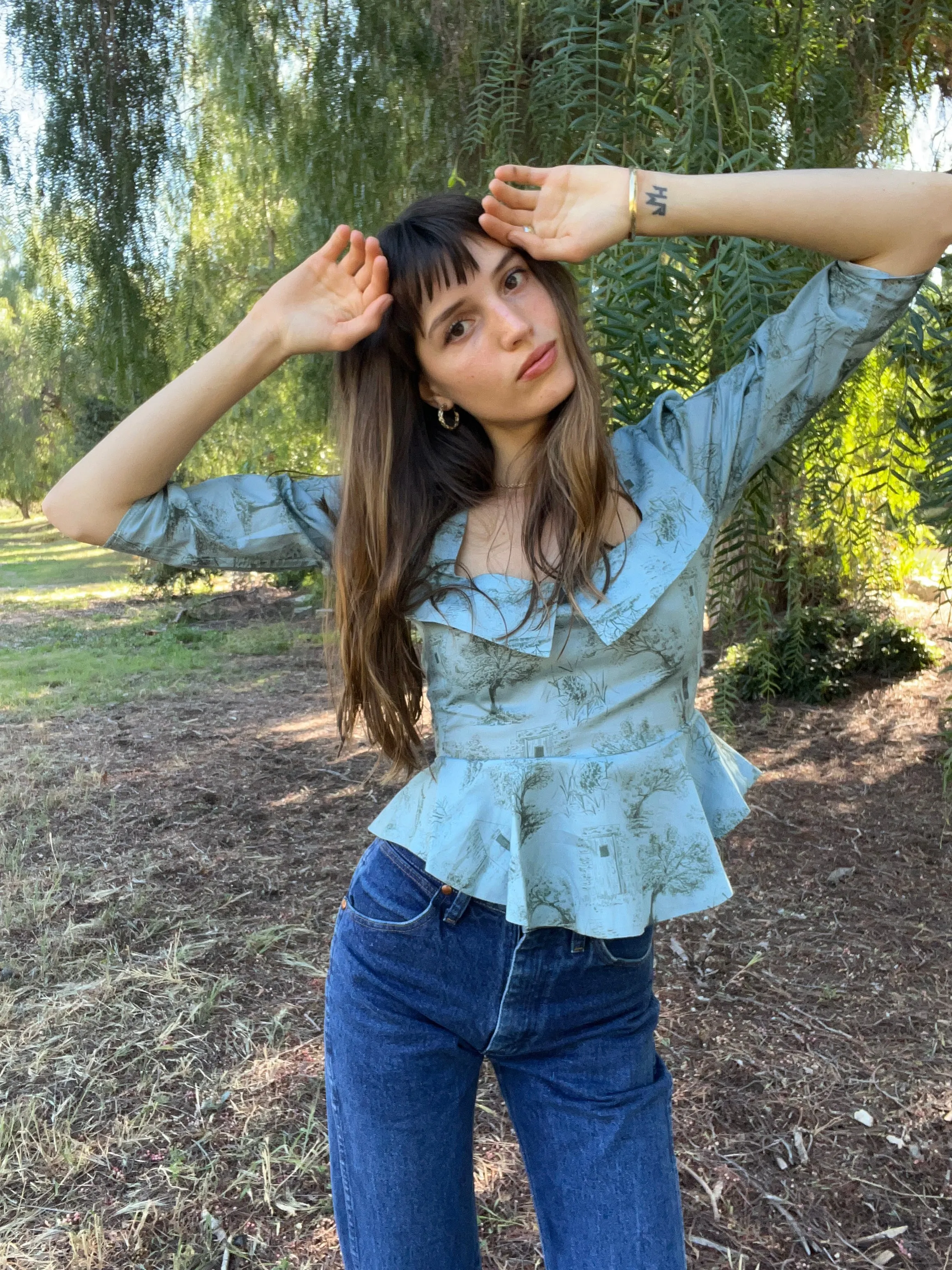 Mari Top / Cottage Blue   Pewter Green Toile Cotton