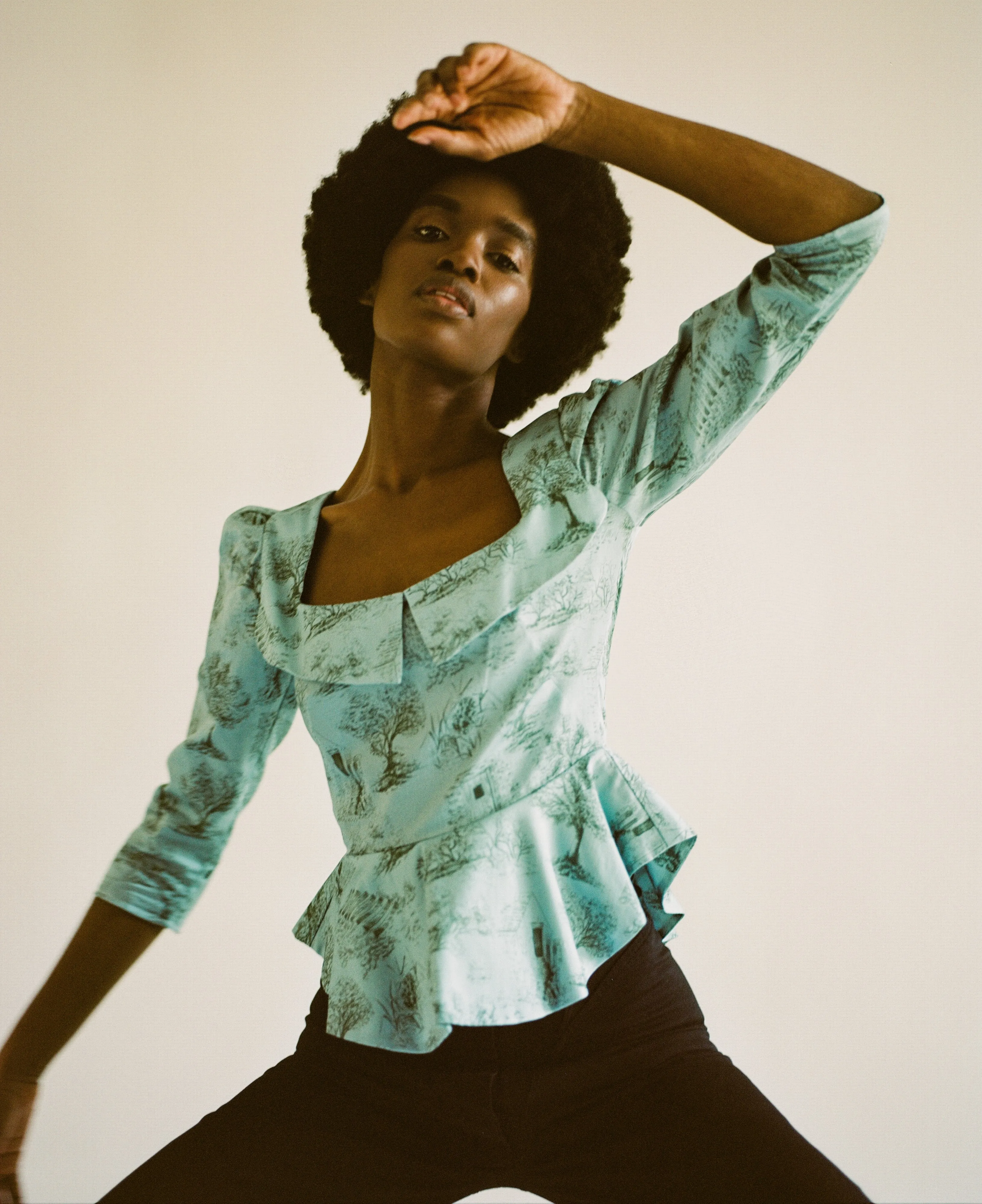 Mari Top / Cottage Blue   Pewter Green Toile Cotton