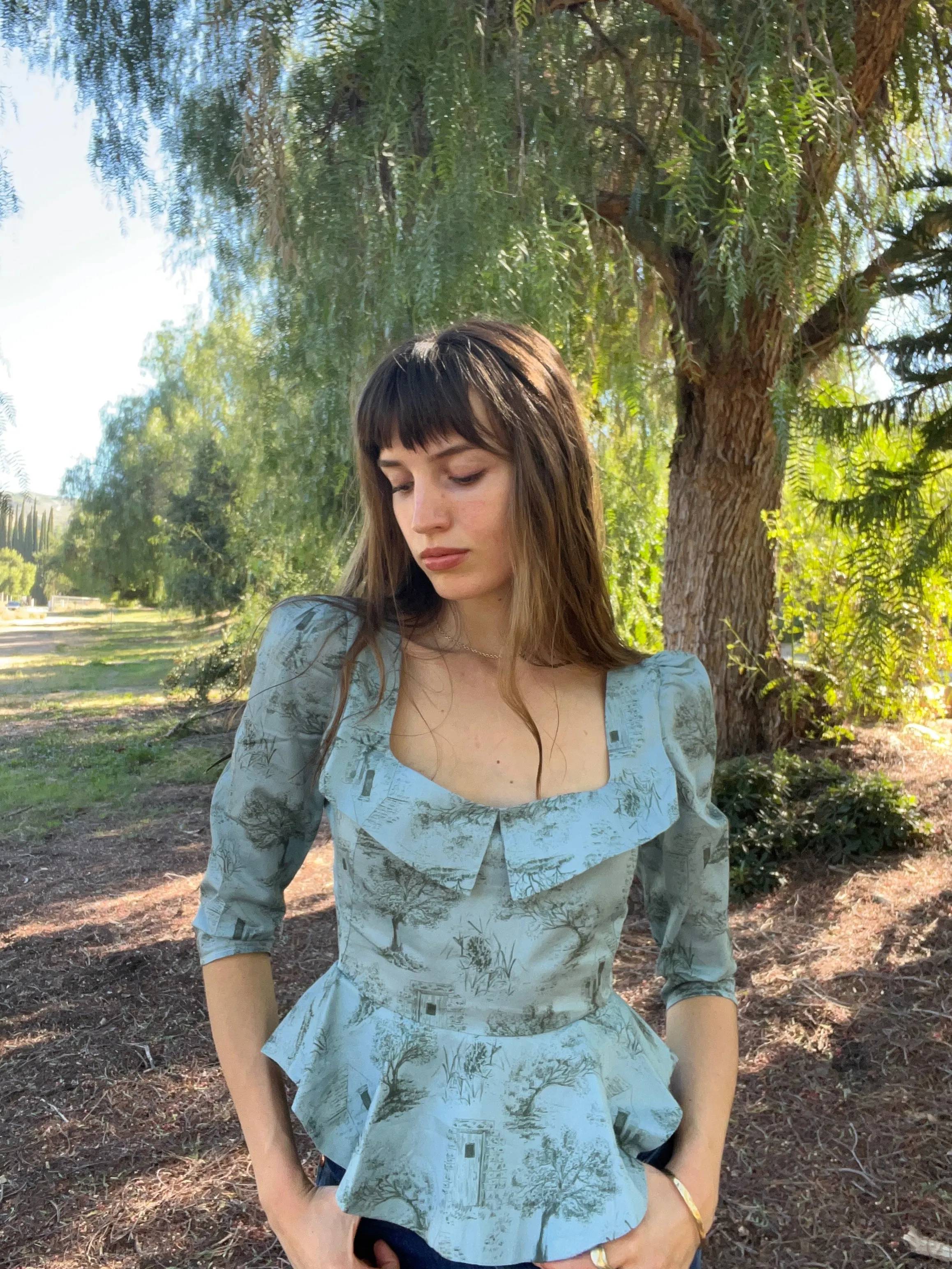 Mari Top / Cottage Blue   Pewter Green Toile Cotton
