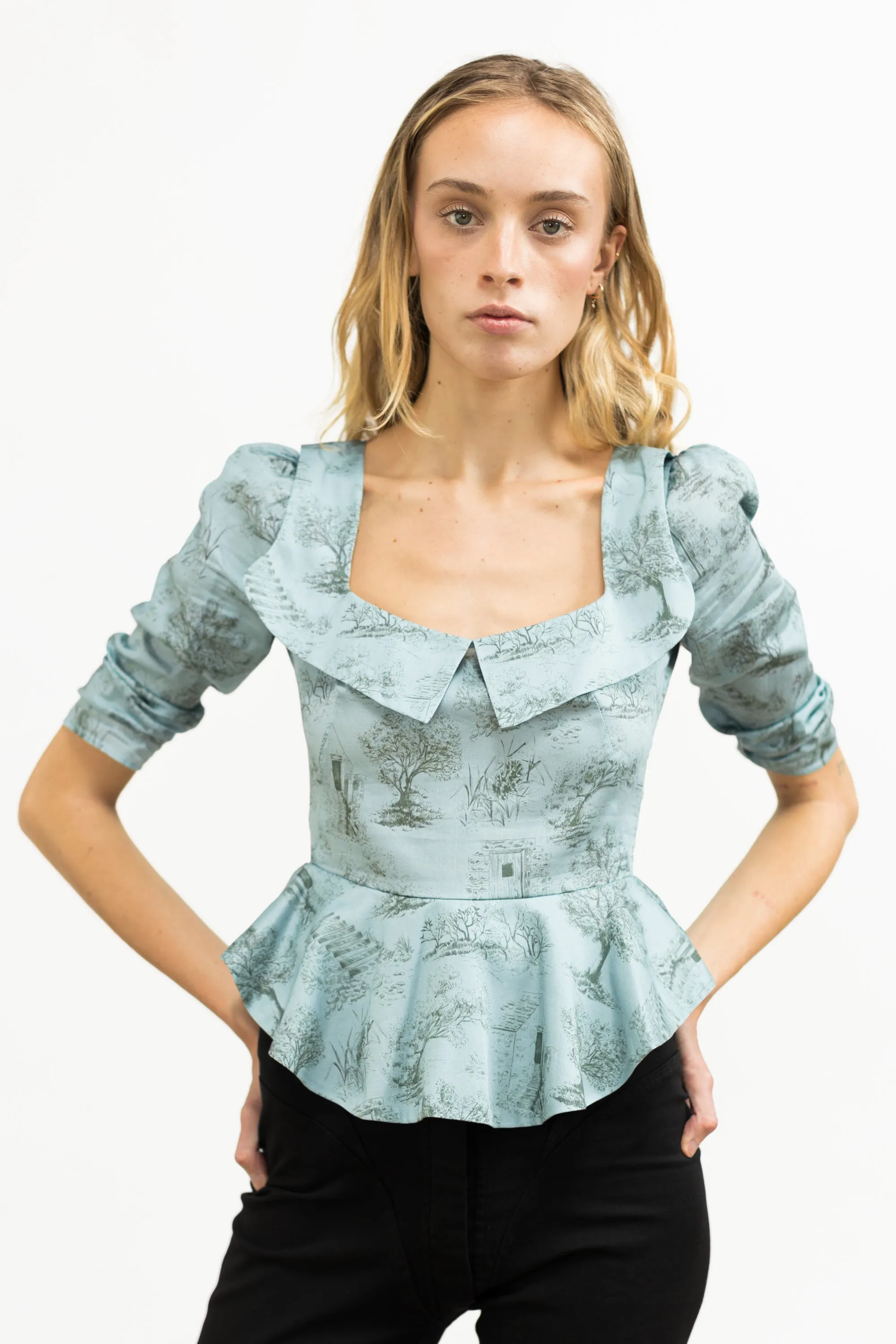 Mari Top / Cottage Blue   Pewter Green Toile Cotton