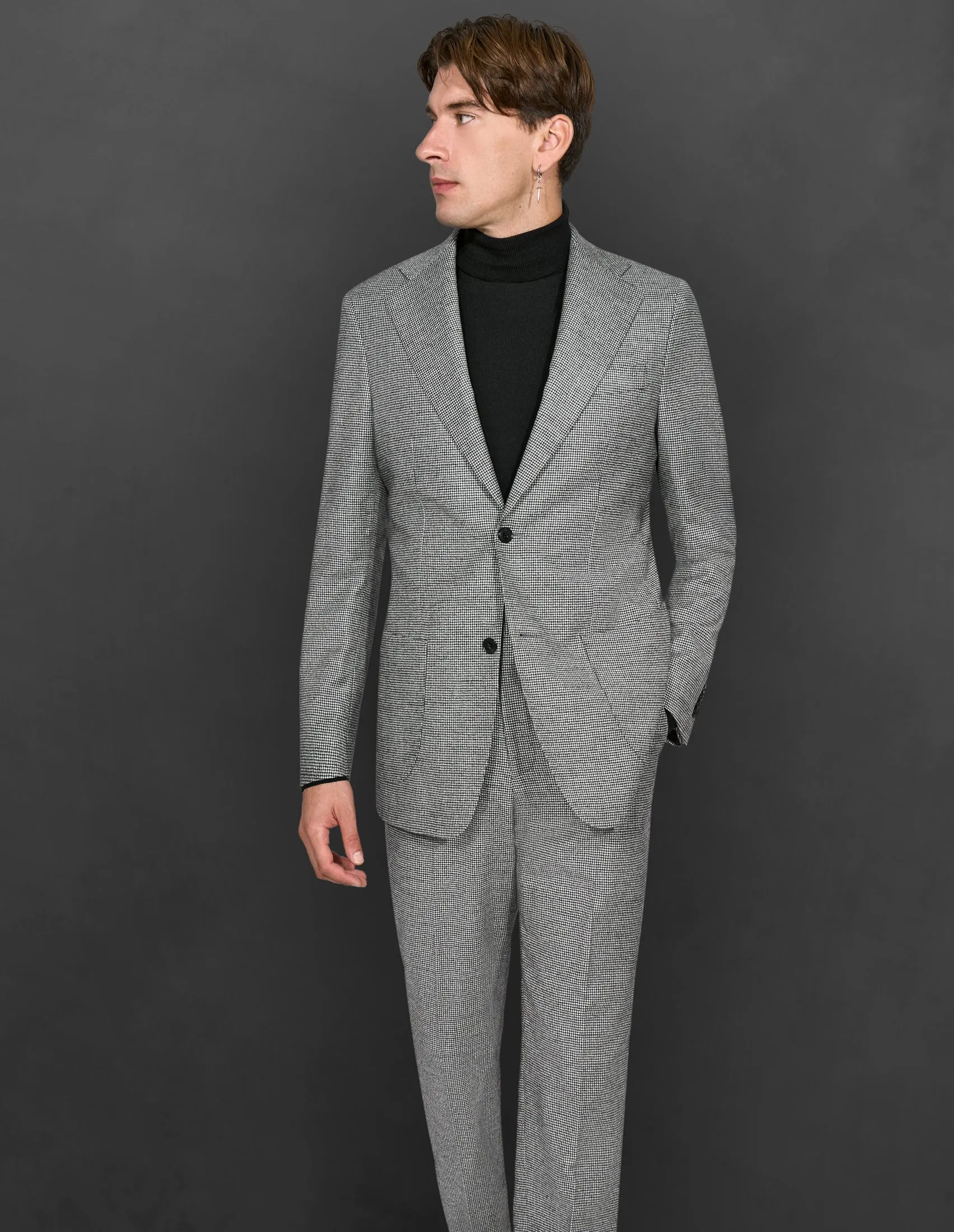 New SUITREVIEW Elmhurst White/Black Houndstooth Wool and Cashmere Loro Piana Suit - Size 42R