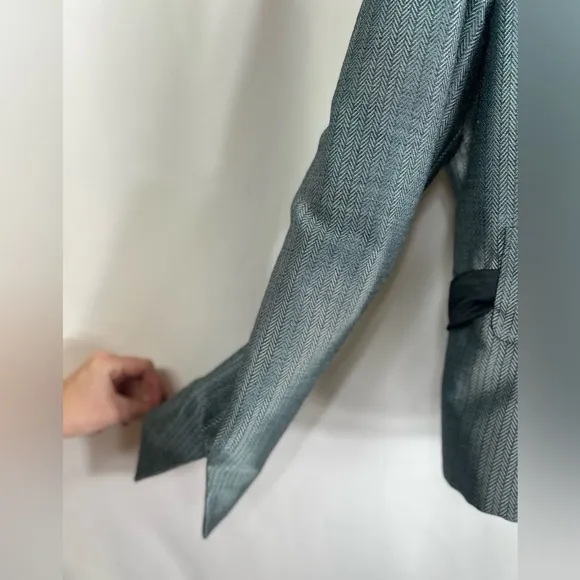 NWOT Carlisle Size 16 Silver Wool Blend Herringbone Belted Blazer