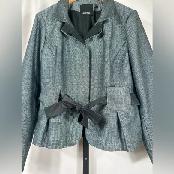 NWOT Carlisle Size 16 Silver Wool Blend Herringbone Belted Blazer