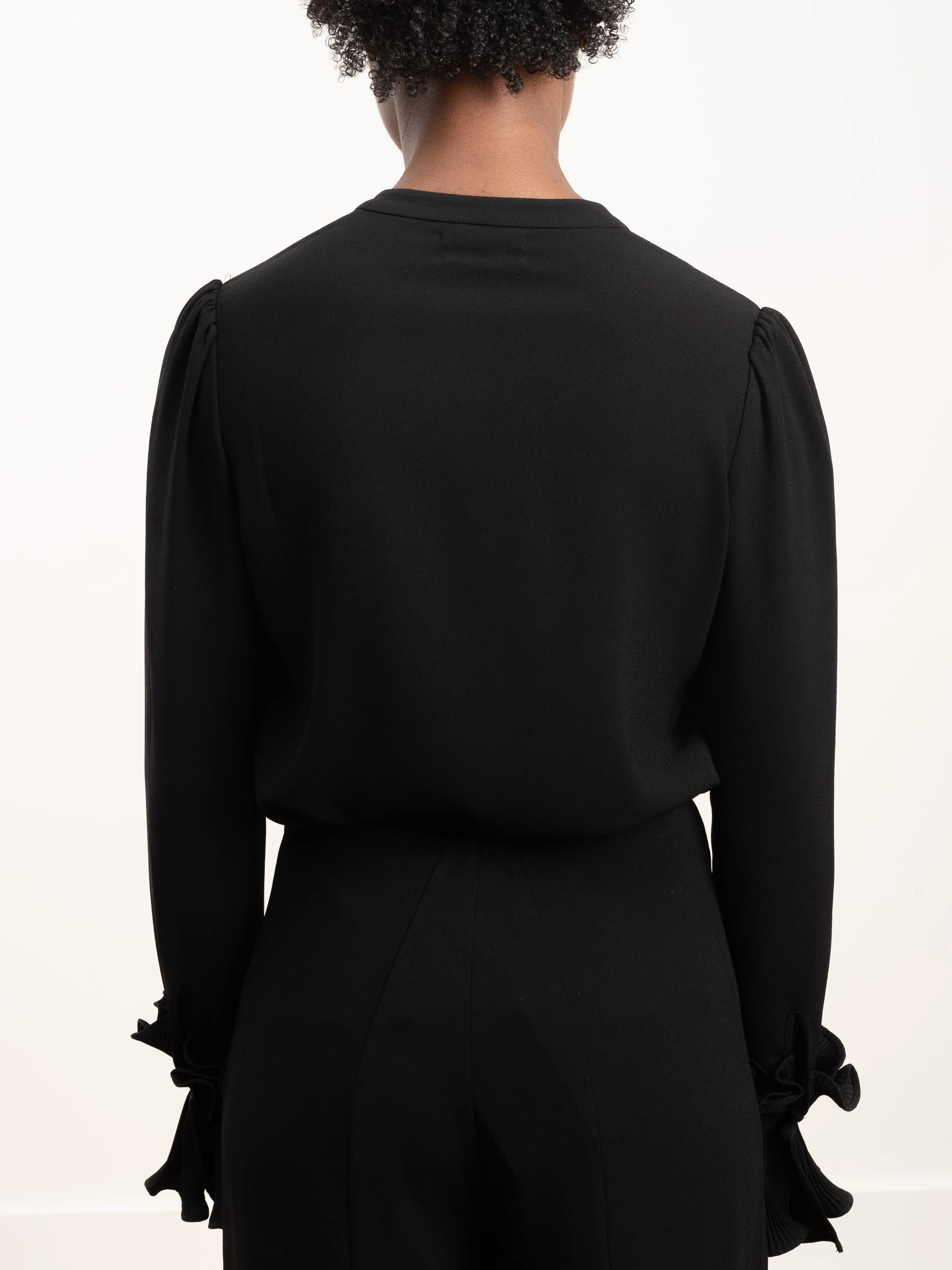 pleated sleeve blouse