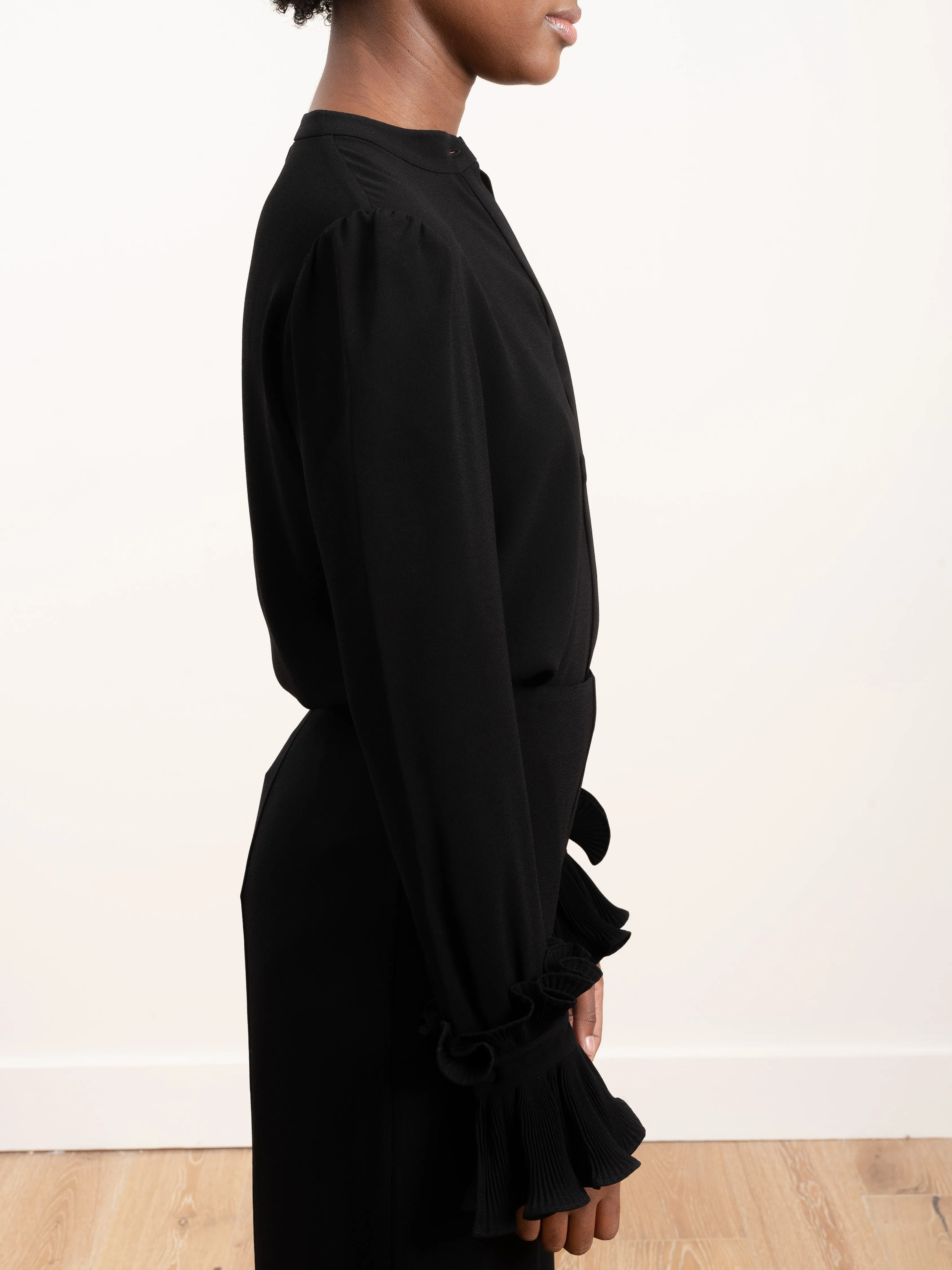 pleated sleeve blouse