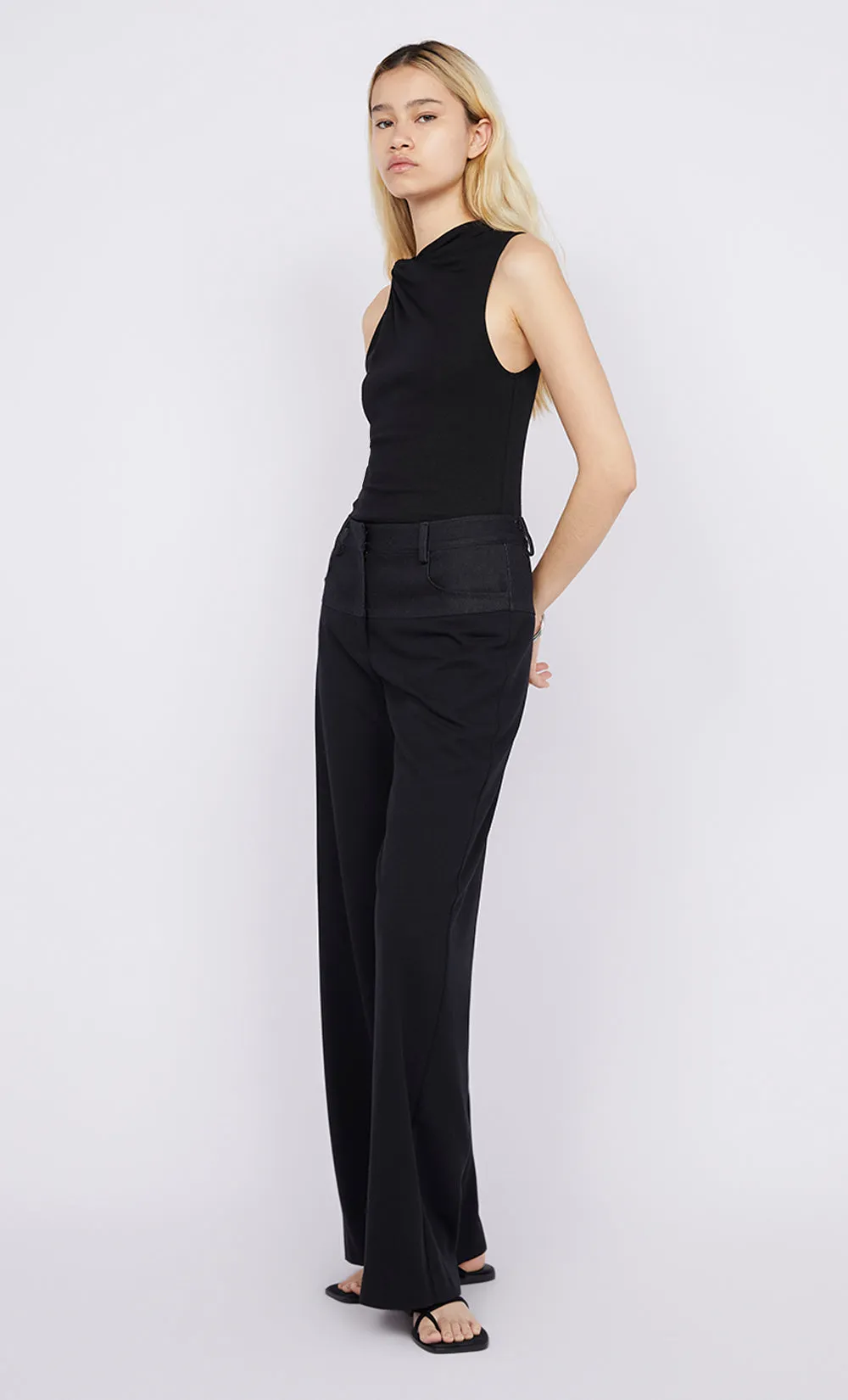 SOLA ASYM TOP - BLACK