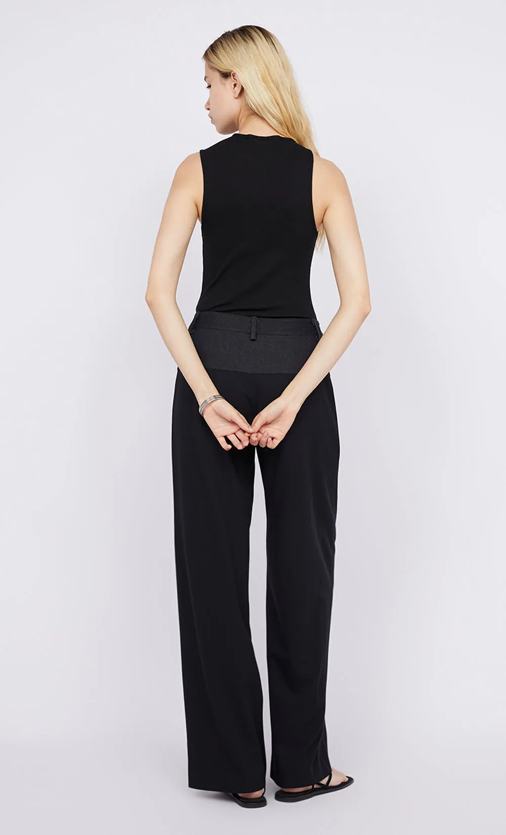 SOLA ASYM TOP - BLACK