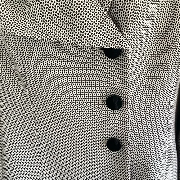 Suit Studio Black Tan Fitted Suit Blazer Jacket Off Center Buttons, size 16