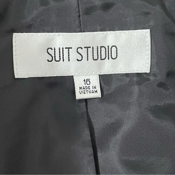 Suit Studio Black Tan Fitted Suit Blazer Jacket Off Center Buttons, size 16