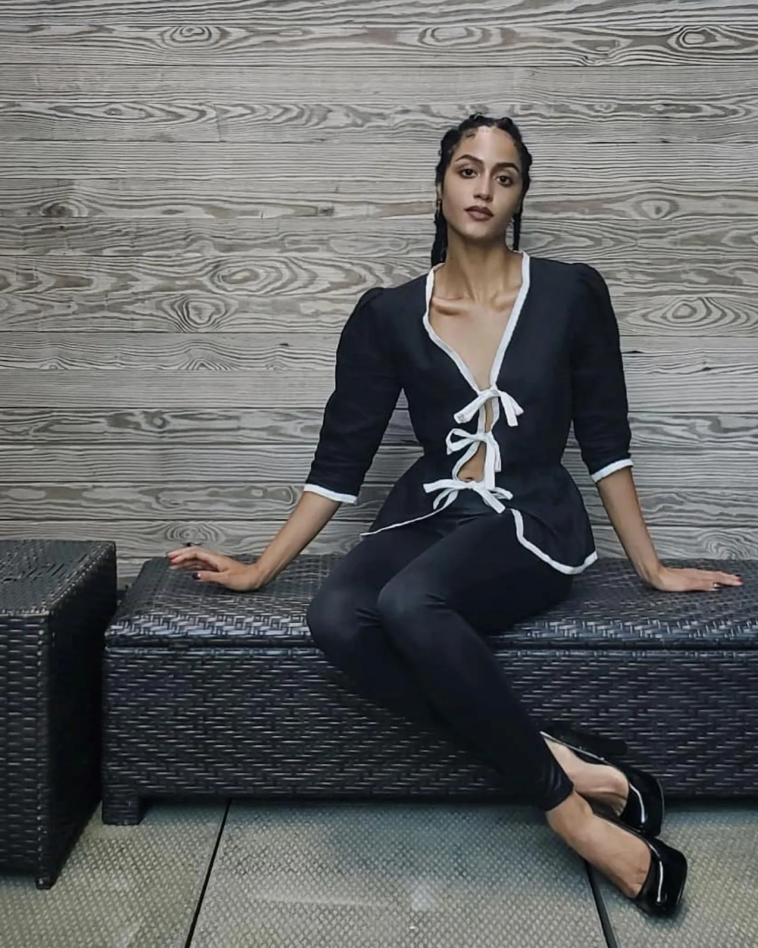 Sylvie / Black   Milkly White Linen