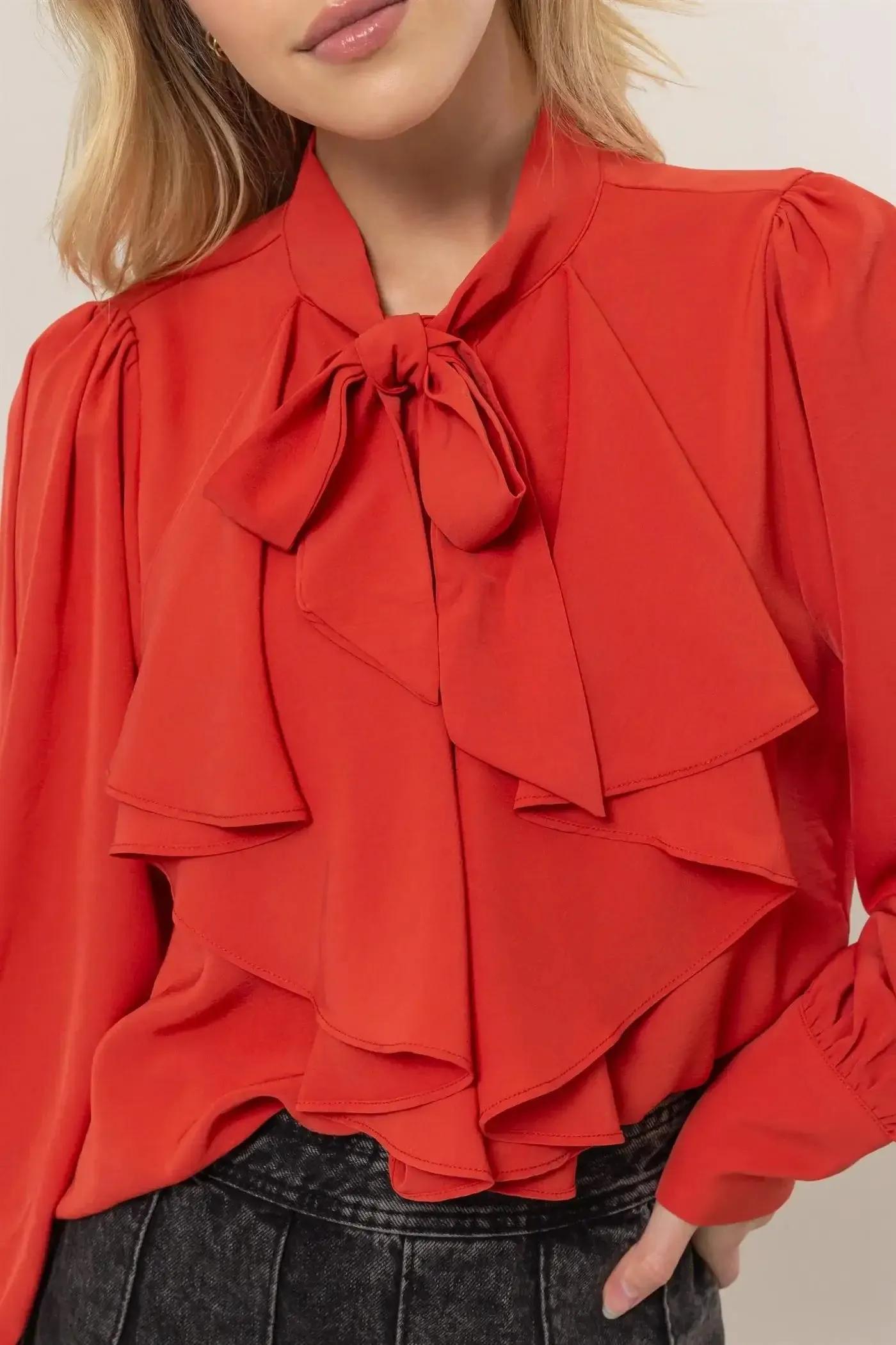TIE NECK RUFFLE BLOUSE