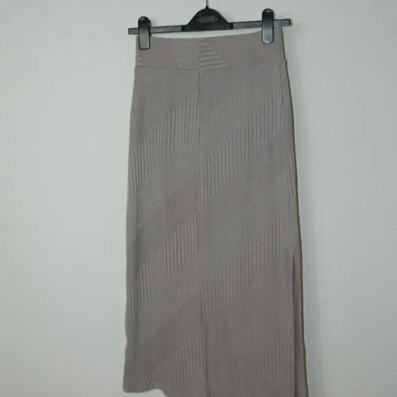 Walter Baker Skirt Annika Mauve Ribbed Knit Midi Skirt Medium