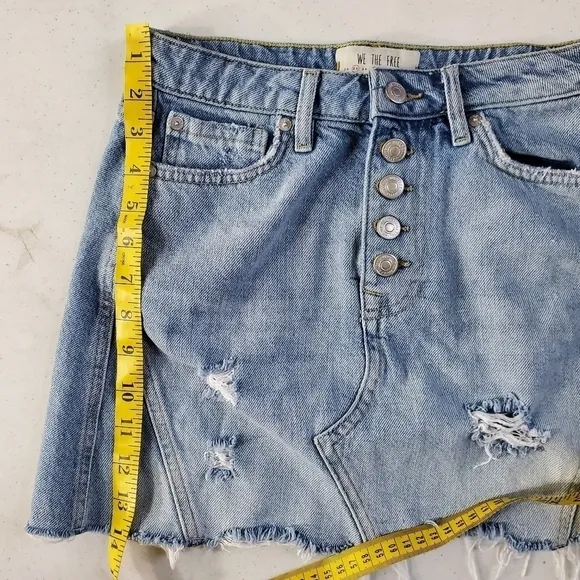 We The Free Distressed Denim Micro Mini Skirt sz 25 (A-1)